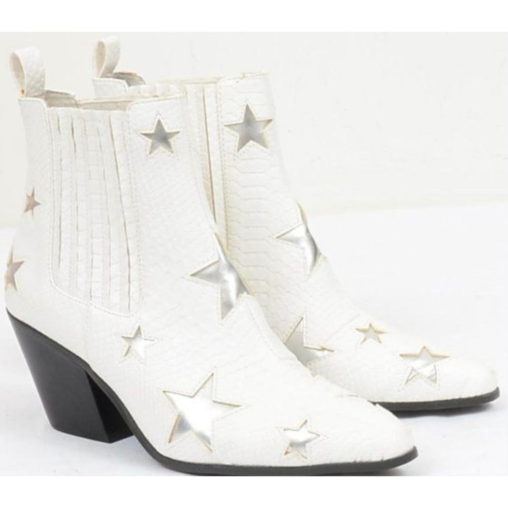 Betsey Johnson Isak White Snake Embossed Metallic Star  Ankle Booties 2.75 size6